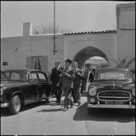 Hôtel du corps d'armée d'Oran (CAO). Conférence. Christian Fouchet avec des autorités.