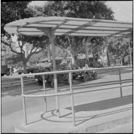 Oran. Bouclage de la place Hoche. Des soldats à leur poste.