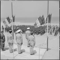 Sidi Ferruch. Défilé de parachutistes.