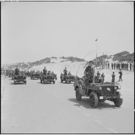 Sidi Ferruch. Défilé de parachutistes.