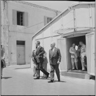 Oran. Visite de Pierre Messmer et Louis Joxe.
