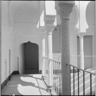 Alger. Mess [cantine] du square Bresson. Détail architectural.