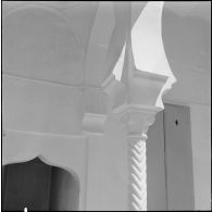 Alger. Mess [cantine] du square Bresson. Détail architectural.