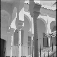 Alger. Mess [cantine] du square Bresson. Détail architectural.