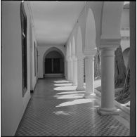 Alger. Mess [cantine] du square Bresson. Détail architectural.