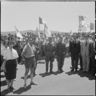 Cérémonie de lever des couleurs algériennes.
