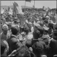 Bain de foule du président  Abderrahmane Farès.