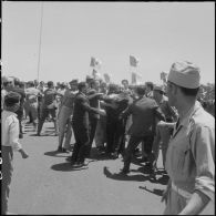 Bain de foule du président  Abderrahmane Farès.