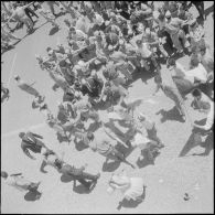 Bain de foule du président  Abderrahmane Farès.