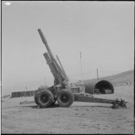 Un canon à un poste de contrôle le long de la frontière marocaine dans la région de Tlemcen.