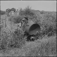 Des soldats utilisent un radar le long de la frontière marocaine dans la région de Tlemcen.