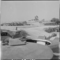 Des EBR (engin blindé de reconnaissance) à un poste de contrôle le long de la frontière marocaine dans la région de Tlemcen.