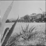 Des soldats à un poste de contrôle le long de la frontière marocaine dans la région de Tlemcen.