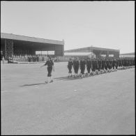 Commémoration du 14 Juillet 1962. Le défilé des chasseurs alpins.