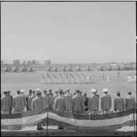 Commémoration du 14 Juillet 1962. Le défilé des fusiliers marins.
