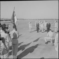 Commémoration du 14 Juillet 1962. Les autorités civiles et militaires pendant la cérémonie.