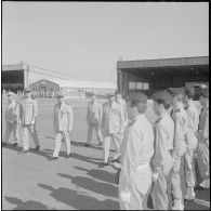 Commémoration du 14 Juillet 1962. Les généraux Gauthier et Fourquet passent les troupes en revue.