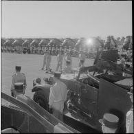 Commémoration du 14 Juillet 1962. Les généraux Gauthier et Fourquet passent les troupes en revue.