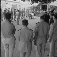 Obsèques d'un gendarme et d'un soldat du contingent à la chapelle de l'hôpital Maillot d'Alger. Eloge funèbre.