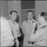 Pot à La Reghaïa. Portraits de trois officiers.