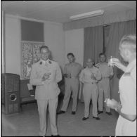 Pot à La Reghaïa. Discours d'un officier.
