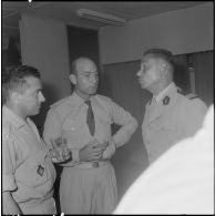 Pot à La Reghaïa. Portraits de trois officiers.
