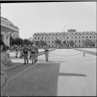 Défilé du 1er régiment étranger d'infanterie (REI) à à la caserne de Sidi-Bel-Abbès.