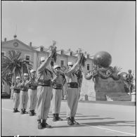Défilé du 1er régiment étranger d'infanterie (REI) à à la caserne de Sidi-Bel-Abbès.