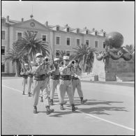 Défilé du 1er régiment étranger d'infanterie (REI) à à la caserne de Sidi-Bel-Abbès.