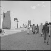 Un marché à Adrar ou à Colomb-Béchar.