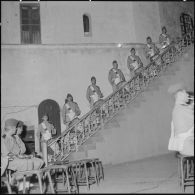 Rétrospective de chants et marches militaires à l'amirauté à Alger.