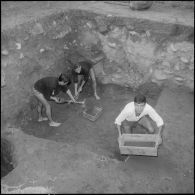 Fouilles archéologiques effectuées au Cap Matifou par le club archéologique de La Reghaïa.