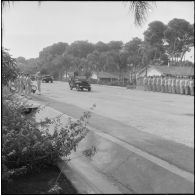 Défilé motorisé lors de la prise de commandement du 152e régiment d'infanterie (RI) à Zeralda.