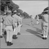 Revue des troupes lors de la prise de commandement du 152e régiment d'infanterie (RI) à Zeralda.
