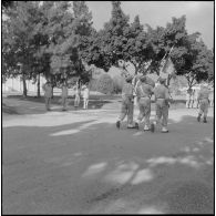 Prise de commandement au 9e groupe d'artillerie de marine (GAMa) par le lieutenant-colonel Combes. Défilé.