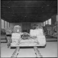 Conditionnement de matériel lourd au groupe de livraison Air n°2 (GLA n°2).