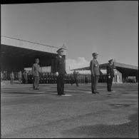 Prise d'armes interarmées à l'occasion du 11 Novembre 1962.