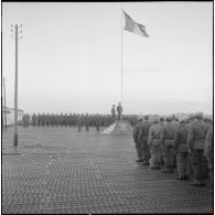 Cérémonie des couleurs au 1er bataillon du 26ème régiment d'infanterie (RI) au camp des anglais.