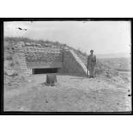 Narès. Batterie de 16 de marine. Casemate, extérieur arrière. [légende d'origine]