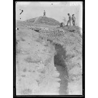 Narès. Batterie de 16 de marine. Entrée des soutes et derrière de la casemate. [légende d'origine]