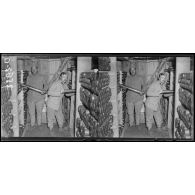 Au-dessus de Mareuil (Oise). Batteries installées sur le plateau Saint-Claude. L'intérieur d'un abri à munitions. [légende d'origine]