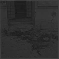 Alger. Fusillade au Plateau des Glières et rue d'Isly. Un civil tué étendu dans une rue.