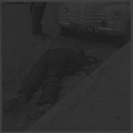 Alger. Fusillade au Plateau des Glières et rue d'Isly. Un civil tué étendu dans une rue.