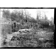 Des abris allemands abandonnés à Crepy-en-Laonnois. [légende d'origine]