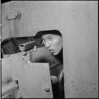 Instruction de la section d'artillerie au camp d'instruction de l'Armée nationale vietnamienne n°2 de Soctrang. [description provisoire]