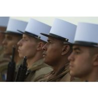 Rassemblement de légionnaires du 1er régiment étranger de génie (RG) pour la cérémonie de Camerone à Ménaka, au Mali.