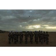 Rassemblement de légionnaires du 1er régiment étranger de génie (RG) pour la cérémonie de Camerone à Ménaka, au Mali.