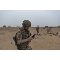 Portrait du photographe Simon de l'ECPAD au Niger.