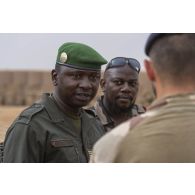 Portrait du colonel malien Issa Bagayoko pour la visite de la base de Ménaka, au Mali.