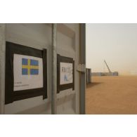 Vue d'un container appartenant à l'armée suédoise à Gao, au Mali.